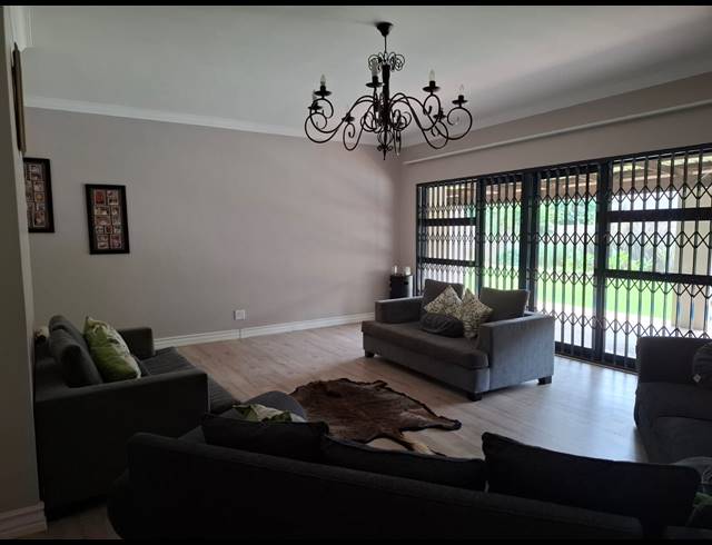 4 BEDROOM HOUSE FOR SALE IN UNITAS PARK